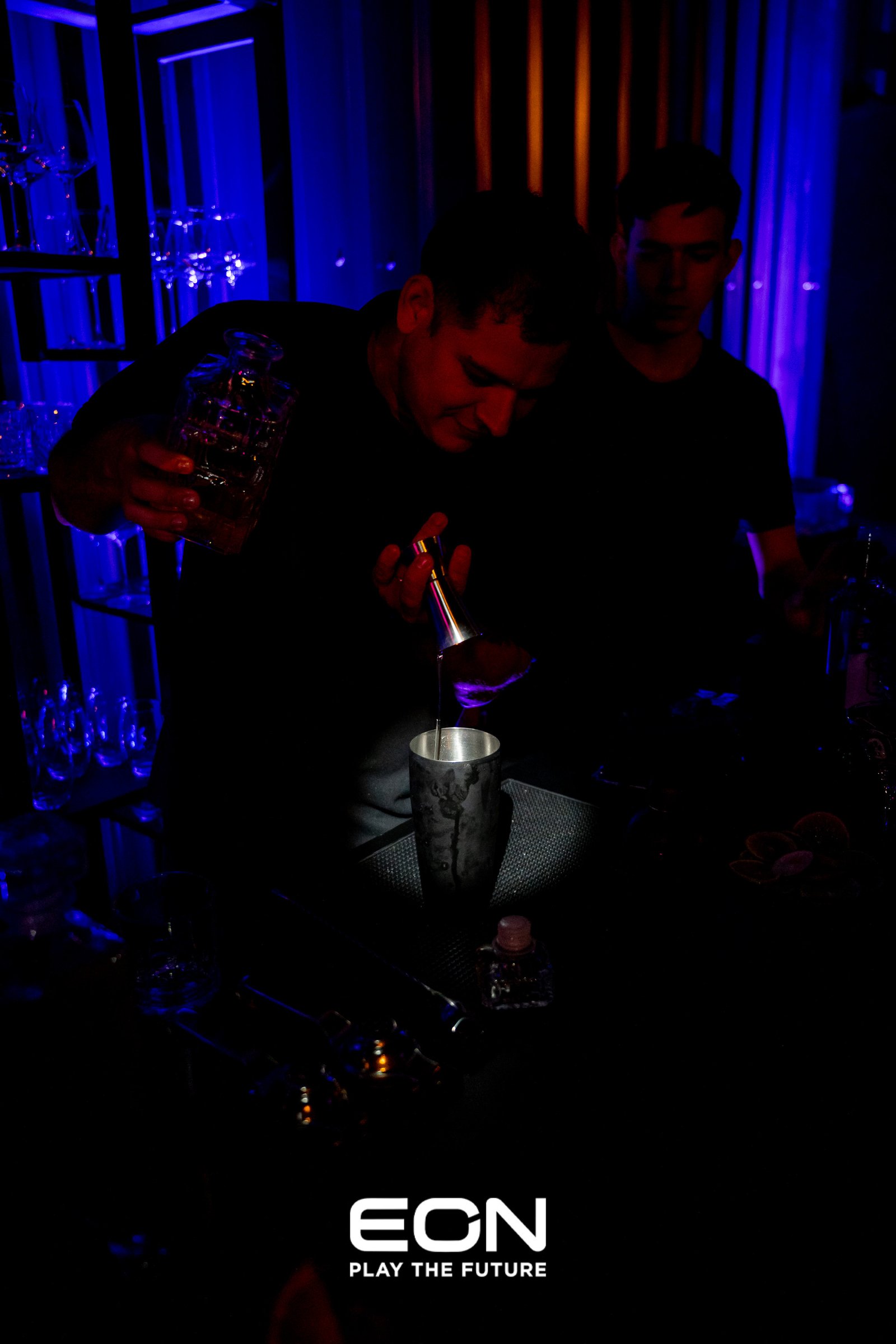 Gastronomía & Cocktails de EON — barra 2